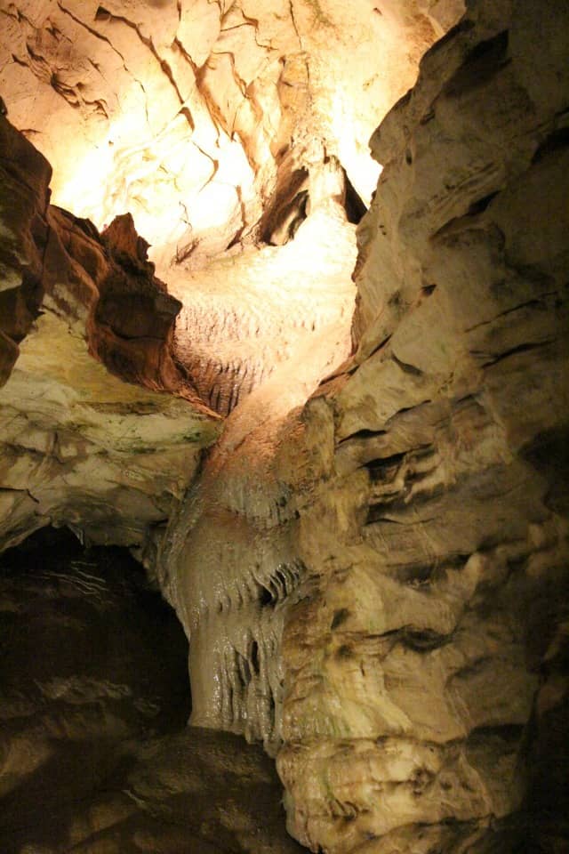 Limestone Niagara - Mark Twain Cave
