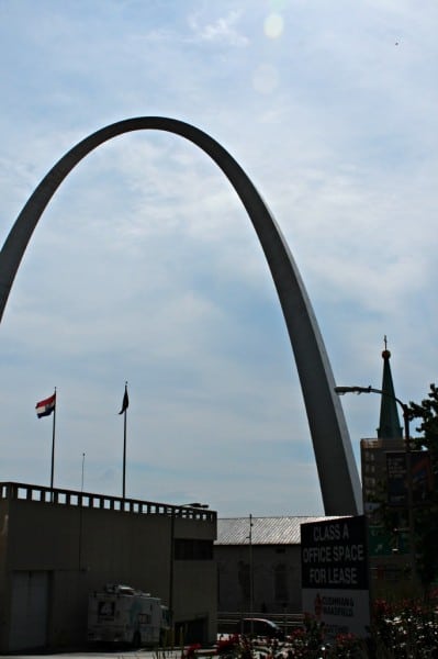 arch through buildings